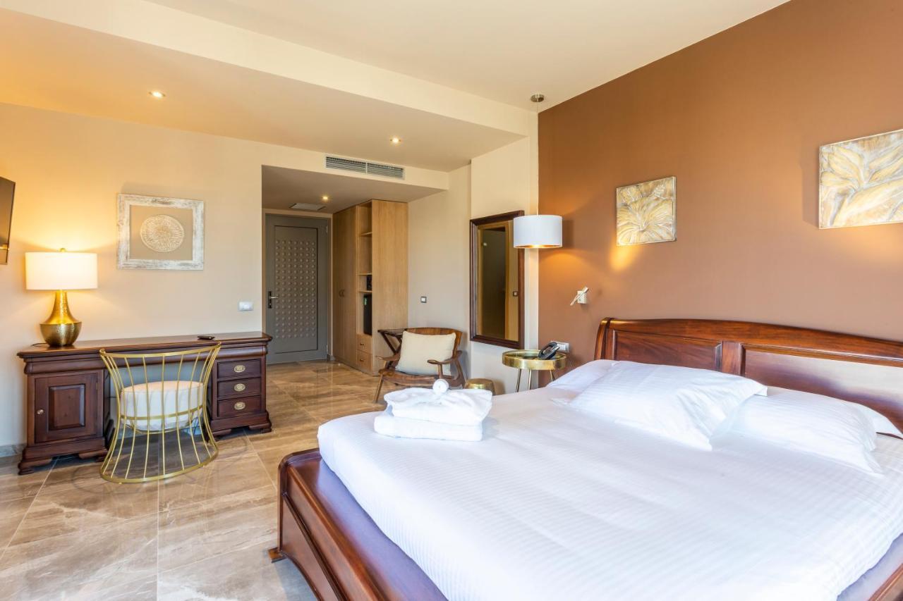 Elysian Luxury Hotel And Spa Kalamata Bagian luar foto